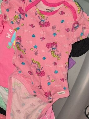 ❤️‍🔥10/$10❤️‍🔥 Baby Girls Onesies Pink Mermaid Print Onesie Size 0-3M